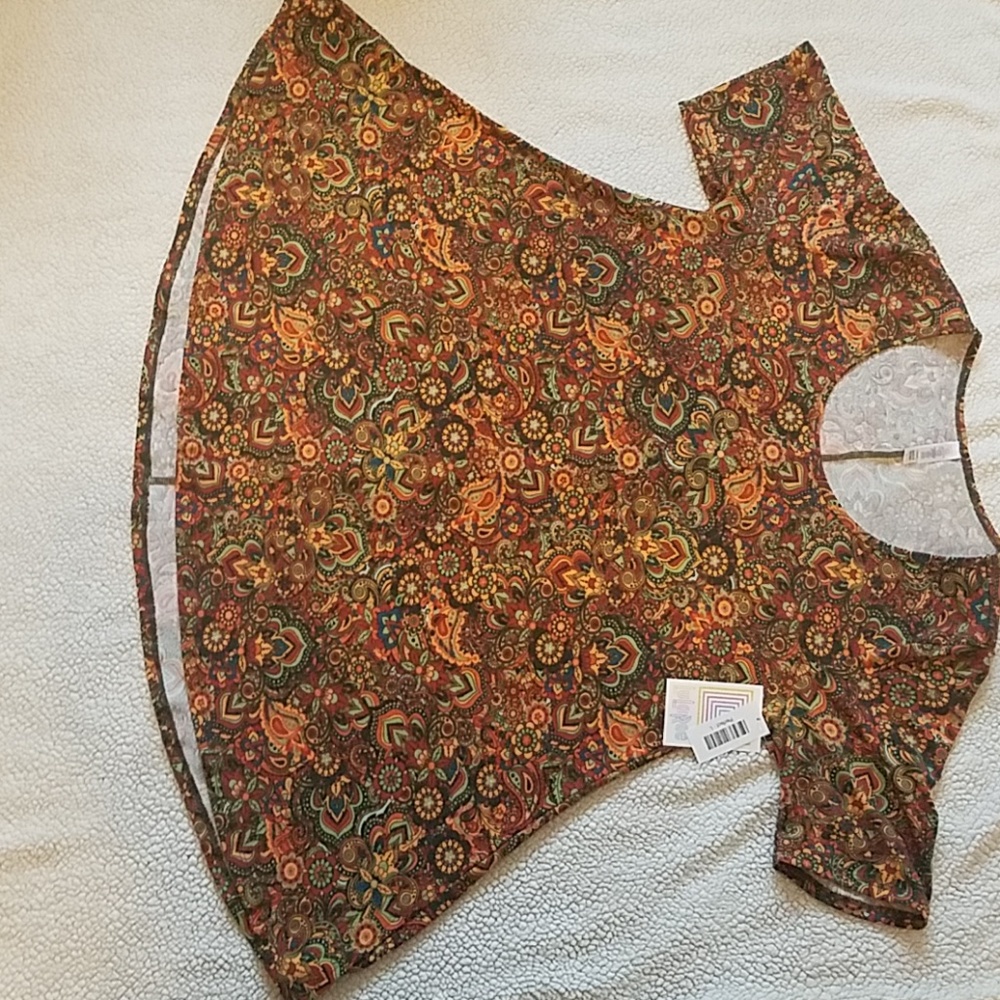 LuLaRoe NWT Large Perfect T
